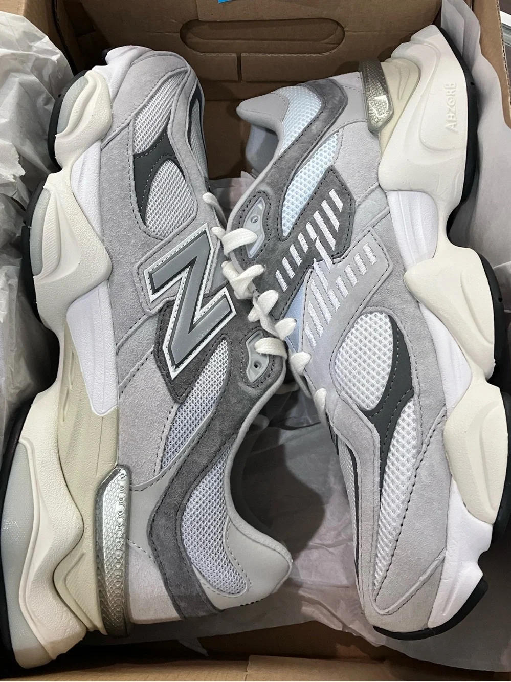 New Balance 9060 Rain Cloud Grey Size 9.5